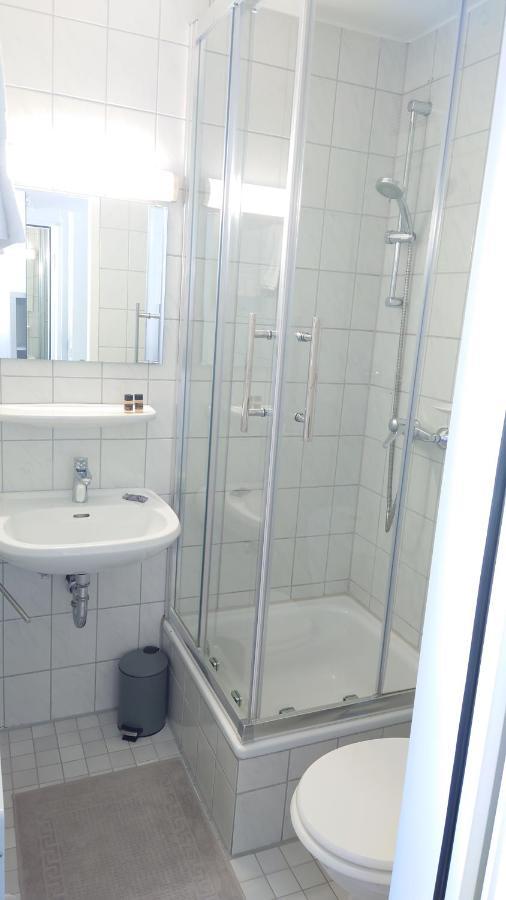 Small Double Room with Queensize Bed
